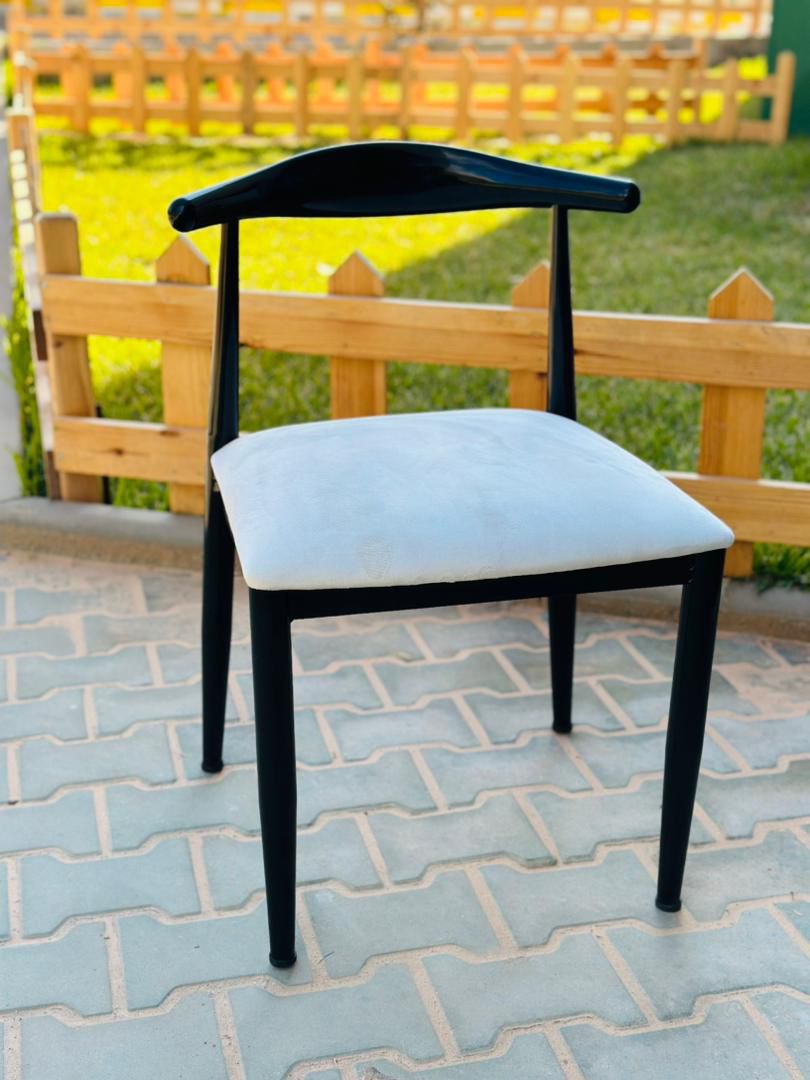 CHAISES