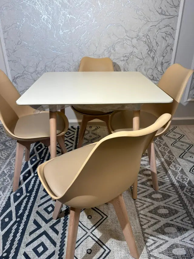 Table Elyne Carré + 4 Chaises