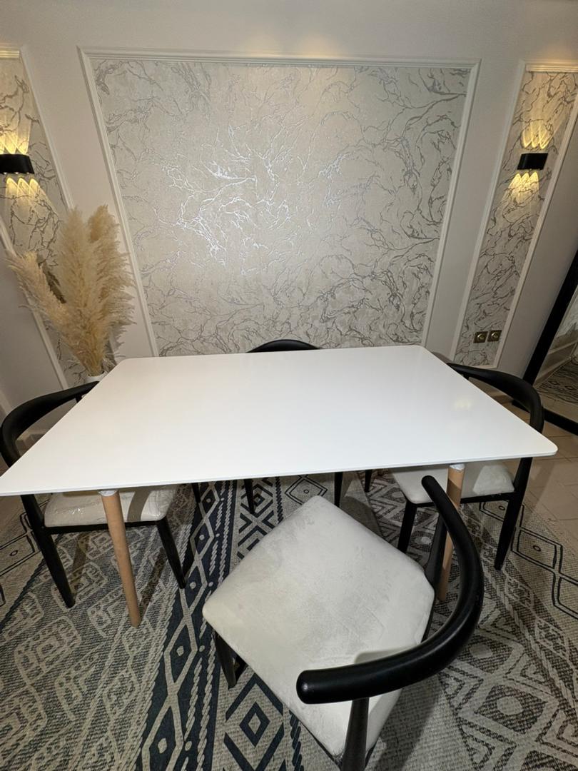 Table Elyne Rectangulaire 1.20 cm + 04 Chaises Shanguai
